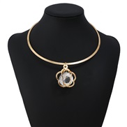 occidental style retro Metal hollow three-dimensional  personality short style diamond necklace Collar pendant