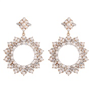 ( white)UR fashion beautiful Pearl Rhinestone earrings occidental style wind earring high-end