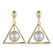 ( Gold)lady earrings exaggerating Street Snap wind Pearl triangle earring