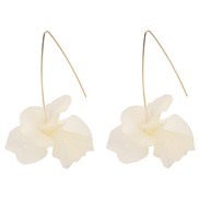 ( white) imitate flowers earrings  fashion creative petal earrings