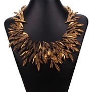 ( Gold)exaggerating occidental style retro necklace  woman Alloy short style clavicle chain  classic