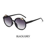 ( Black frame  gray  Lens ) cat woman super man Sunglasses sunglass chldren personalty summer