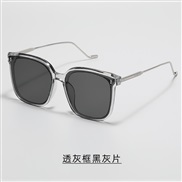 ( gray  frame  Black grey  Lens )Korean style retro trend Sunglasses man woman anti-ultraviolet samll style sunglass