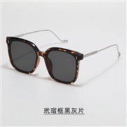 ( frame  Black grey  Lens )Korean style retro trend Sunglasses man woman ant-ultravolet samll style sunglass