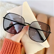 ( Black frame  gray  Lens ) fashion sunglass man  Korean style square Ellipse Sunglasses woman  personality anti-ultrav