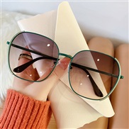 ( frame  gray  Lens ) fashon sunglass man  Korean style square Ellpse Sunglasses woman  personalty ant-ultravolet