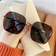 ( red  gold frame  Black grey  Lens ) fashon sunglass man  Korean style square Ellpse Sunglasses woman  personalty ant-