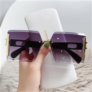 ( Black frame  Gradual change gray )samll style Korean style Sunglasses fashon sunglass ant-ultravolet sunglass