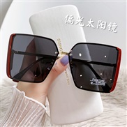 ( red  frame  Black grey  Lens )hgh square sde cut polarzed lght woman sunglass ant-ultravolet style Sunglasses