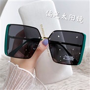 ( frame  Black grey  Lens )hgh square sde cut polarzed lght woman sunglass ant-ultravolet style Sunglasses