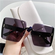 ( Black frame  Black grey  Lens )samll style sunglass ant-ultravolet Korean style Sunglasses fashon sunglass