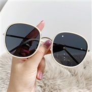 ( white polarized light)Korean style Sunglasses woman hghns ant-ultravolet polarzed lght sunglass style