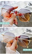 ( gold frame  gray  Lens )samll fashon Sunglasses sde cut sunglass woman ant-ultravolet sunglass