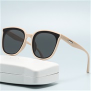 (Rice white  frame  Black grey  Lens )square samll style Sunglasses woman hgh personalty trend fashon sunglass