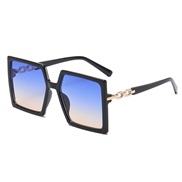 ( Black frame  blue  tea  Lens )fashon occdental style sunglass trend sunglass ant-ultravolet Sunglasses