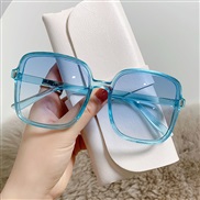 ( blue  frame  Gradual change blue )Rce nal square sunglass fashon sunglass lady ant-ultravolet retro Sunglasses