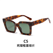 ( frame Dark green Lens )occdental style trend personalty polarzed lght Sunglasses  fashon sunglass  lady sunglass