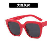 ( red  gray  Lens )fashon sunglass woman ant-ultravolet retro whte Sunglasses square