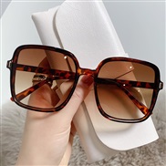( frame  Gradual change tea )Rce nal square sunglass fashon sunglass lady ant-ultravolet retro Sunglasses