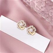 (E  )silver samll wind temperament rose earrings  retro romantic Pearl asymmetry flower ear stud