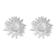 ( Silver)occidental style exaggerating Alloy day flowers earrings woman retro Metal flowers ear stud wind