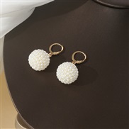 (EZ4466baise) occidental style woman fashion Round Pearl necklace bracelet ear stud set woman Earring