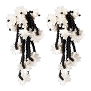 ( Black + white)E creative handmade weave beads resin earrings  samll wind flowers Earring