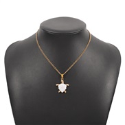 ( white) geometry chain woman  lovely samll embed pendant creative necklace