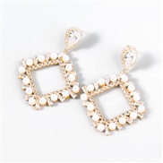 ( Gold)fashion creative Alloy diamond zircon embed Pearl rhombus earrings woman trend super arringearrings