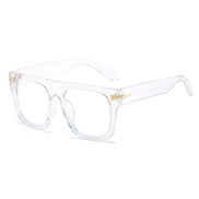( transparent frame )occdental style trend fashon ord square Eyeglass frame spectacles Ant blue lght