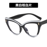 (black and white frame  while  Lens )cat Rivet cat spectacles occidental style Eyeglass frame Anti blue lightns retro