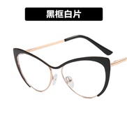 ( Black frame  while  Lens ) leather occdental style three cat Metal Eyeglass frame Ant blue lght spectacles