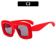 (C  red  frame  gray  Lens )occdental style chldren square sunglass  samll Sunglasses man woman