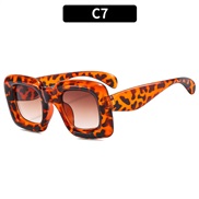 (C  leopard print frame  tea  Lens )occdental style chldren square sunglass  samll Sunglasses man woman