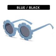 (C   gray  blue  gray  Lens )chldren sun flower fashon lovely Sunglasses super man woman sunglass samll multcolor sungl