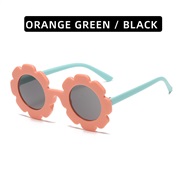 (C  frame  gray  Lens )chldren sun flower fashon lovely Sunglasses super man woman sunglass samll multcolor sunglass