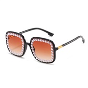 ( tea  Lens )occdental style Pearl sunglass  personalty square Sunglasses woman sunglass
