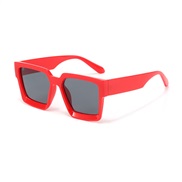 ( red  frame  gray  Lens ) sunglass  fashon occdental style Sunglasses sport ant-ultravolet