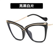 ( bright black while  Lens )cat Metal Eyeglass frame Ant blue lght spectacles occdental style trend retro