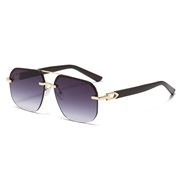 ( gold frame  Gradual change gray c)man wood sde cut sunglass  Double trend style SunglassesUE