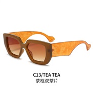 ( tea  frame  tea  Lens )occdental style Sunglasses woman fashon sunglass man