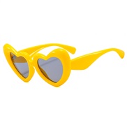 ( yellow)lady personalty heart-shaped sunglass fashon sunglass occdental style love Sunglasses