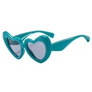 ( green)lady personalty heart-shaped sunglass fashon sunglass occdental style love Sunglasses