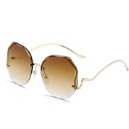 ( gold frame  tea ) side cut sunglass fashion occidental style trend ocean gradual change Sunglasses flowers sunglass