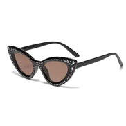 ( Black frame  tea  Lens ) damond three cat sunglass trend fashon sunglass all-Purpose personalty Sunglasses