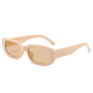 ( Cream colored  tea  Lens )personalty samll sunglass occdental style all-Purpose lady Sunglasses sunglass