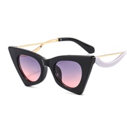 (C  Black frame  gray  pink Lens )cat sunglass  spectacles  personalty fashon lady Sunglasses