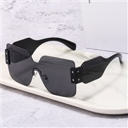 (C  Black frame  gray  Lens )occidental style fashion sunglass width Sunglasses man woman all-Purpose style