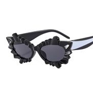 (C black and white frame  gray  Lens )lovely flowers personalty sunglass lady ornament color occdental style