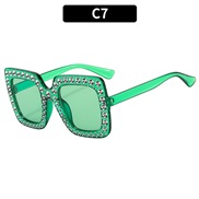 (C  frame  Lens )multcolor damond sunglass occdental style fashon Sunglasses retro trend